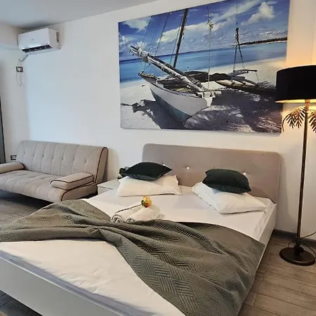 شقة Summer Beach & Pool Family Deluxe Studio Prima Linie La Mare-parcare Năvodari