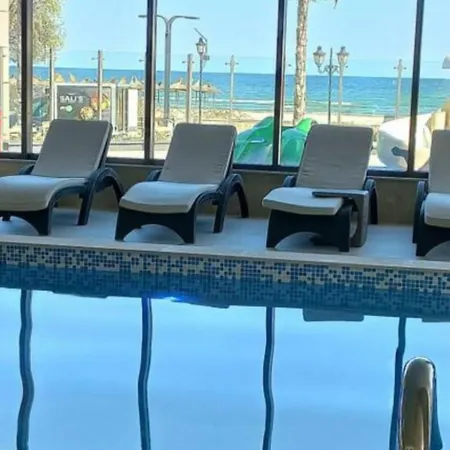 Summer Beach & Pool Family Deluxe Studio Prima Linie La Mare-parcare Năvodari